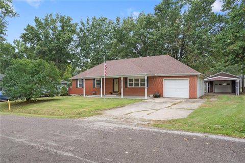 Photo of 108 Maple Street, Sweet Springs, MO 65351 (MLS # 2615443)
