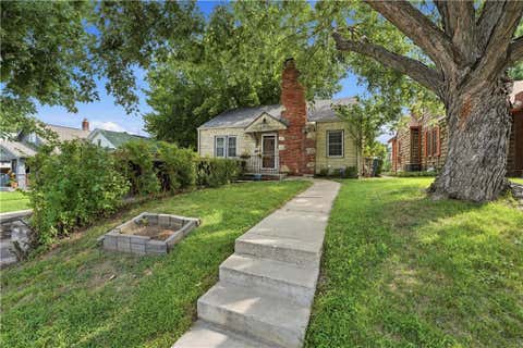 Photo of 4201 Roanoke Road, Kansas City, MO 64111 (MLS # 2636205)