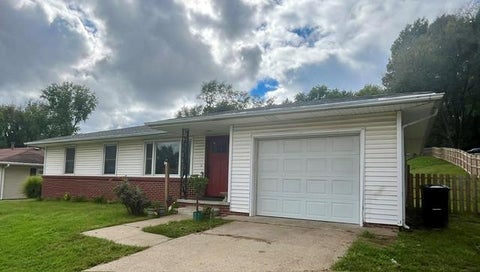 Photo of 2002 S 28th Street, St Joseph, MO 64507 (MLS # 2643809)