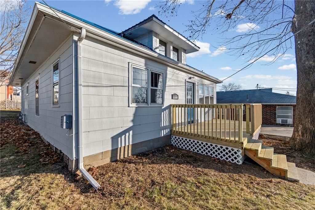 Photo of 215 S Folger Street, Carrollton, MO 64633 (MLS # 2592324)