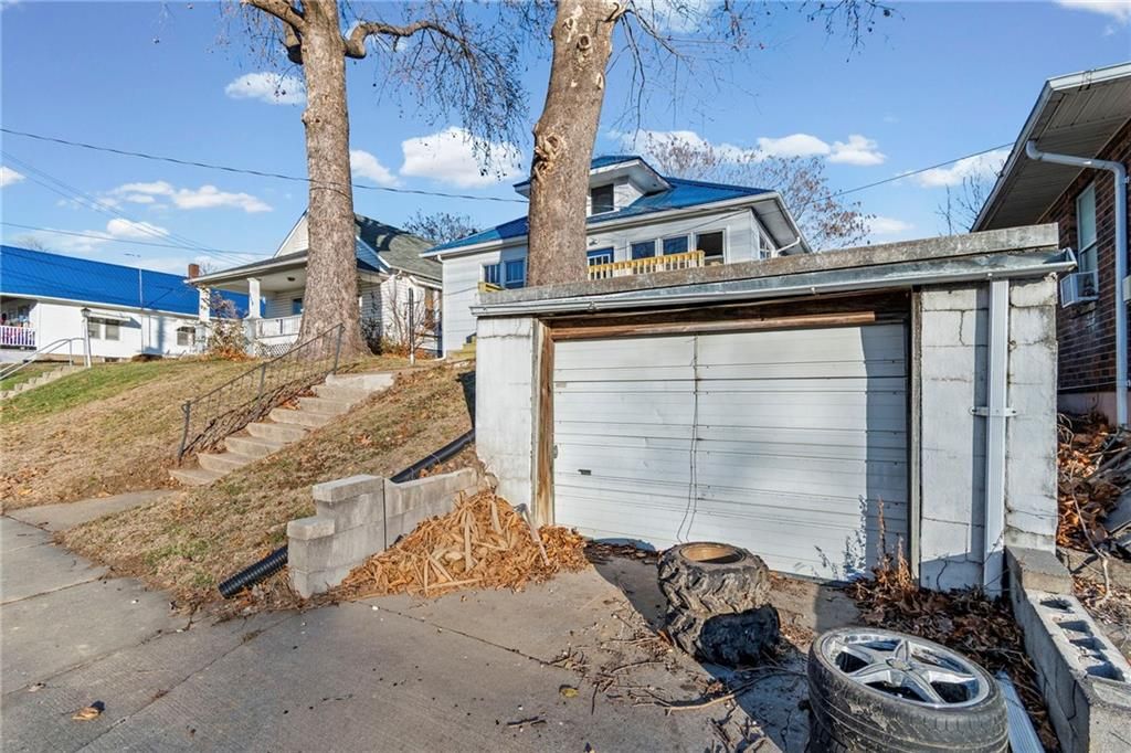 Photo of 215 S Folger Street, Carrollton, MO 64633 (MLS # 2592324)