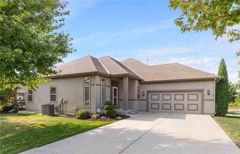 Photo of 10933 S Wrangler Street, Olathe, KS 66061 (MLS # 2582073) Photo of 10933 S Wrangler Street, Olathe, KS 66061 (MLS # 2582073)