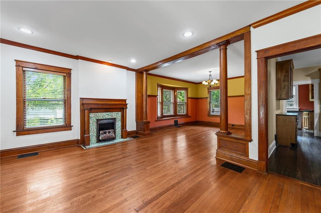 4111 HOLLY Street
