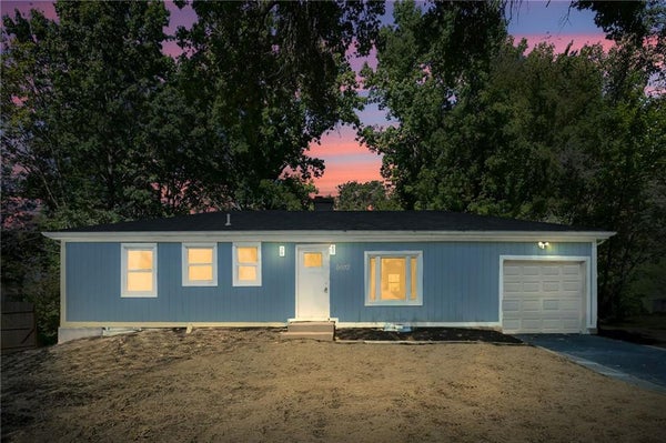 6902 E 98TH TER, KANSAS CITY, MO 64134 - Image b560d3f5ada3e46cf7fd5f65da2ecd42/1500521114