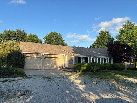 25595 ROCKVILLE RD, LOUISBURG, KS 66053 - Image b570ac75fffc869052e4d6feaa08ef37/1256880786