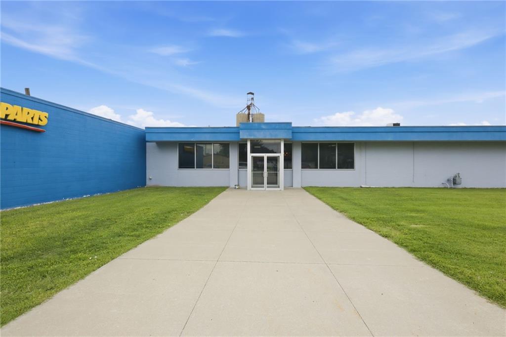 104 Cedar St, Ottawa, KS 66067