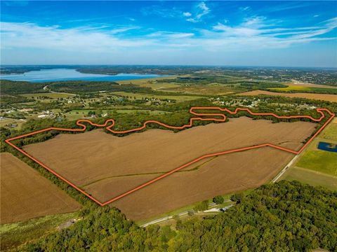 E 1135th Road, Lawrence, KS 66047 - MLS#: 2589602