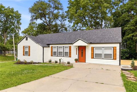 Photo of 3718 Kimball Avenue, Kansas City, KS 66104 (MLS # 2628010)