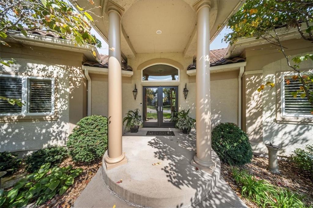 2329 NE Lake Breeze Lane