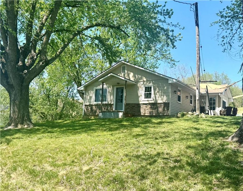 Photo of 135 SE Mount Zion Road, St Joseph, MO 64504 (MLS # 2614961)