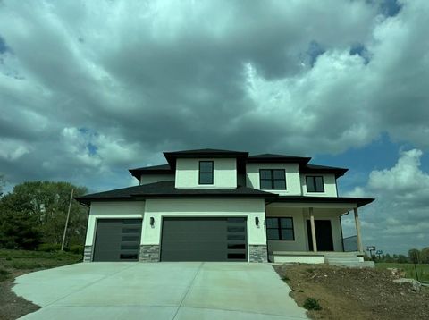 2613 NE Amanda Lane Blue Springs MO 64029