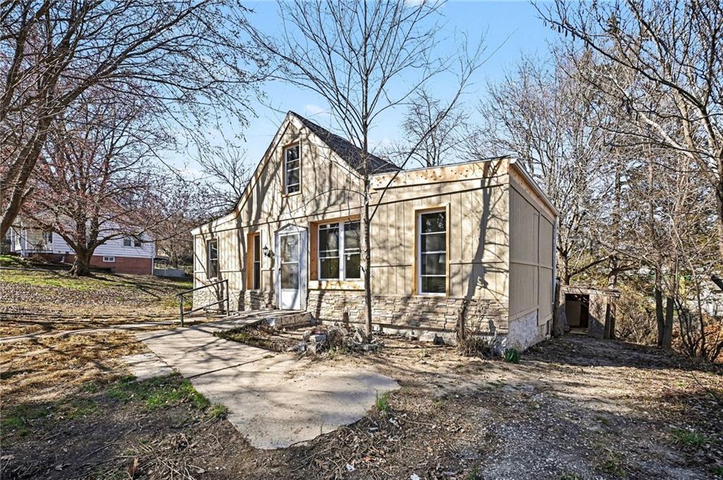 1613 Clifford Street