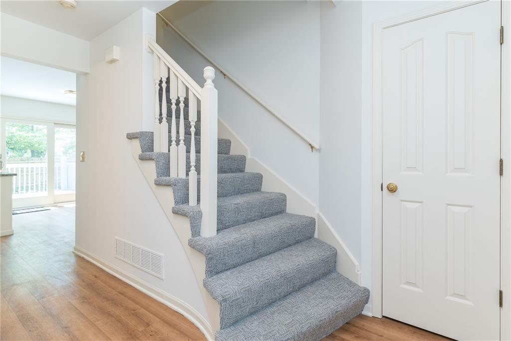 Olathe, Kansas 66062, United States, 4 Bedrooms Bedrooms, ,3 BathroomsBathrooms,Residential,Active,160829