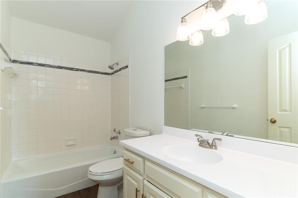 Olathe, Kansas 66062, United States, 4 Bedrooms Bedrooms, ,3 BathroomsBathrooms,Residential,Active,160829