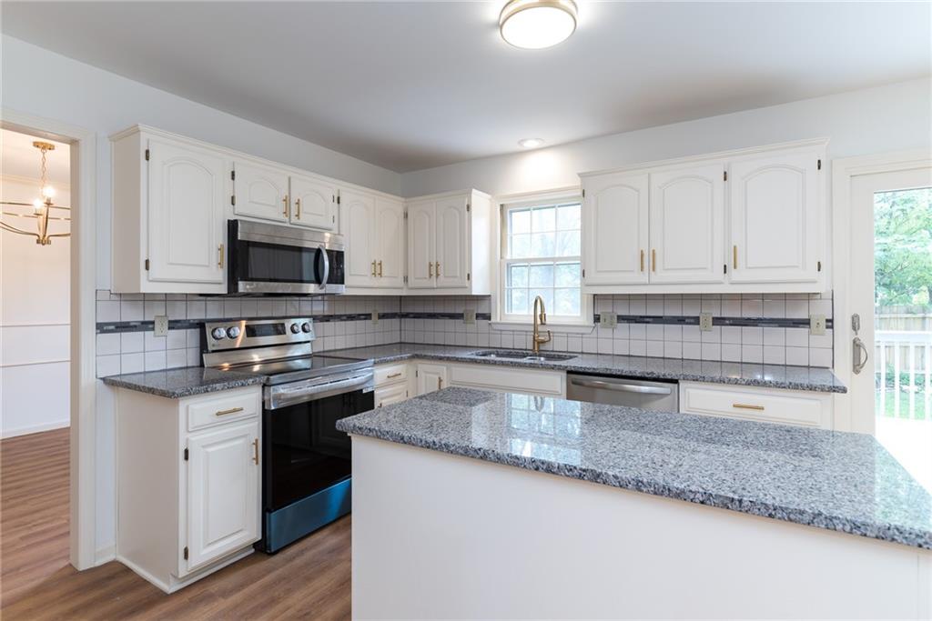 Olathe, Kansas 66062, United States, 4 Bedrooms Bedrooms, ,3 BathroomsBathrooms,Residential,Active,160829