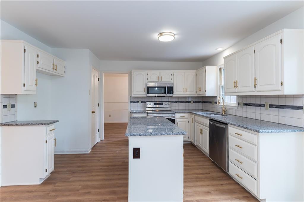 Olathe, Kansas 66062, United States, 4 Bedrooms Bedrooms, ,3 BathroomsBathrooms,Residential,Active,160829