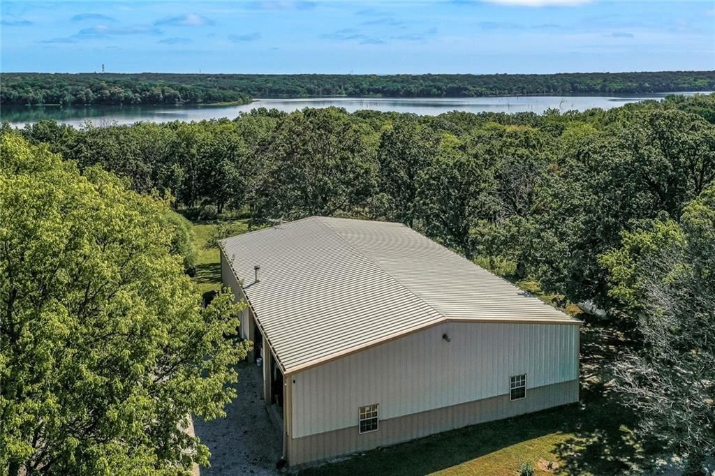 Photo of 406 21000 Road, Cherryvale, KS 67335 (MLS # 2608490)