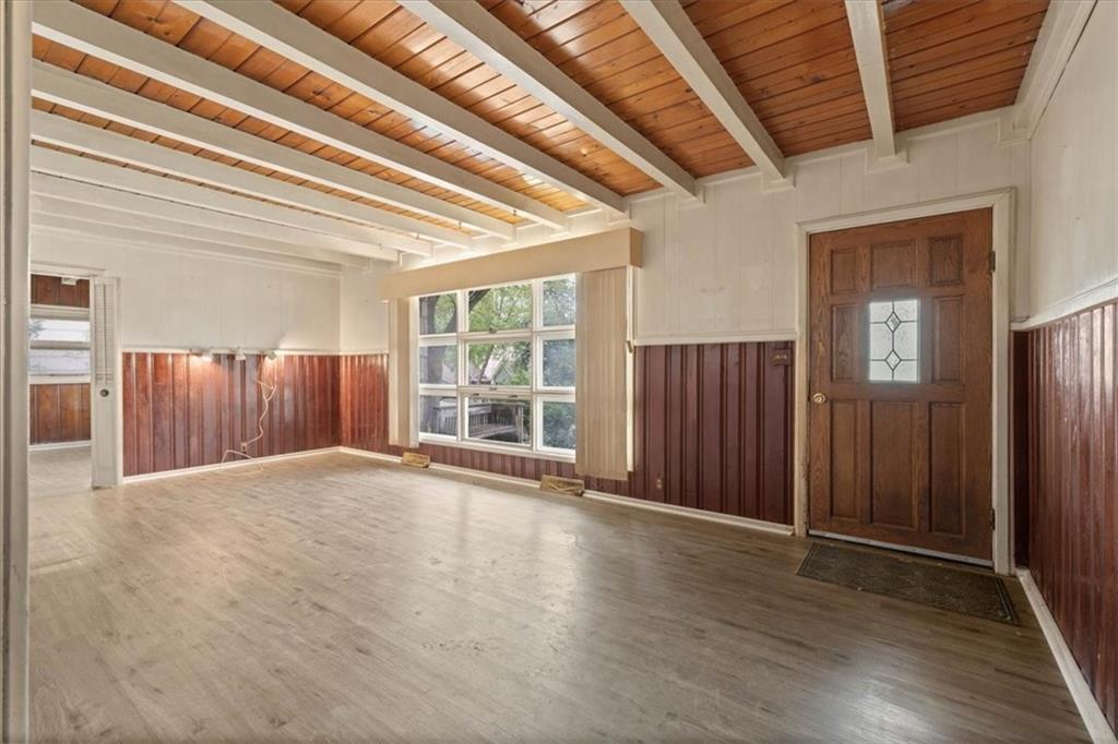 980 NW South Shore Drive