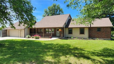 19819 McLouth Road Tonganoxie KS 66086