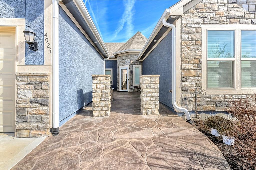 4925 Tallgrass Street