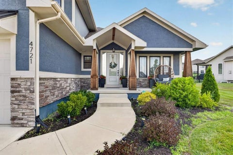 Photo of 4721 NE Jamestown Drive, Lees Summit, MO 64064 (MLS # 2631578)