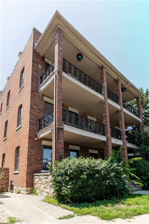 512 TROOST Avenue