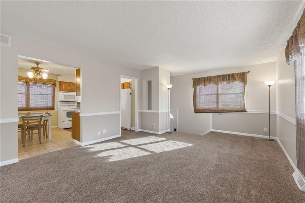 Photo of 1525 4th Avenue, St Joseph, MO 64505 (MLS # 2592142)