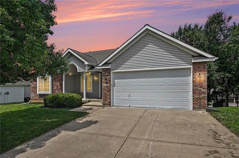 Photo of 4006 N 108th Court, Kansas City, KS 66109 (MLS # 2629660)