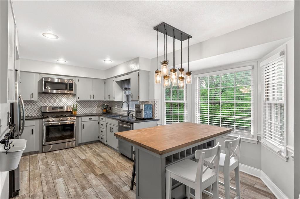 4301 NE 48th Terrace