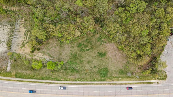 ADDRESS PRIVATE, SMITHVILLE, MO 64089 - Image b721251b2da5b26ec38f8f8ecdf973e0/2008458157