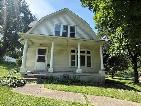 Photo of 506 Grand Avenue, Forest City, MO 64451 (MLS # 2629604)