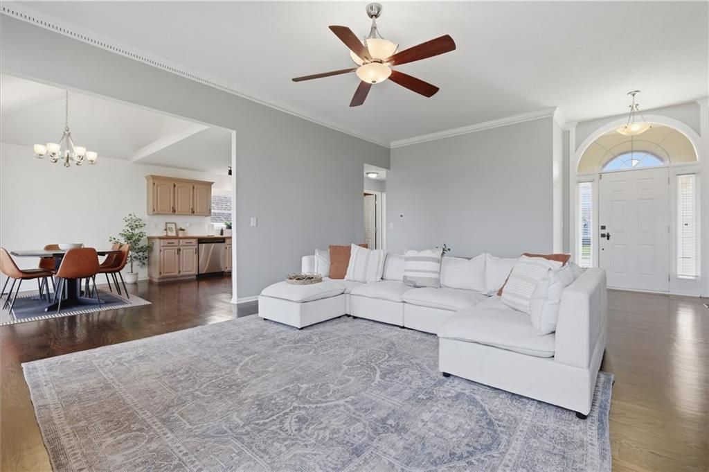 Photo of 1010 WELLINGTON Way, Liberty, MO 64068 (MLS # 2607310)