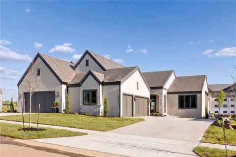 Photo of 13721 Pembroke Lane, Leawood, KS 66224 (MLS # 2615654)