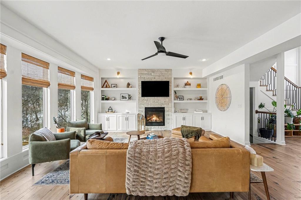 5730 Thousand Oaks Drive