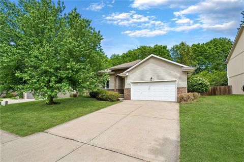 Photo of 9123 N Oregon Avenue, Kansas City, MO 64154 (MLS # 2615504)