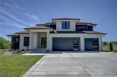 Photo of 573 South Shore Drive, Lake Winnebago, MO 64034 (MLS # 2616457)