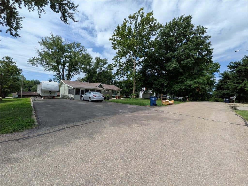 Photo of 705 Park Street, Oskaloosa, KS 66066 (MLS # 2635246)