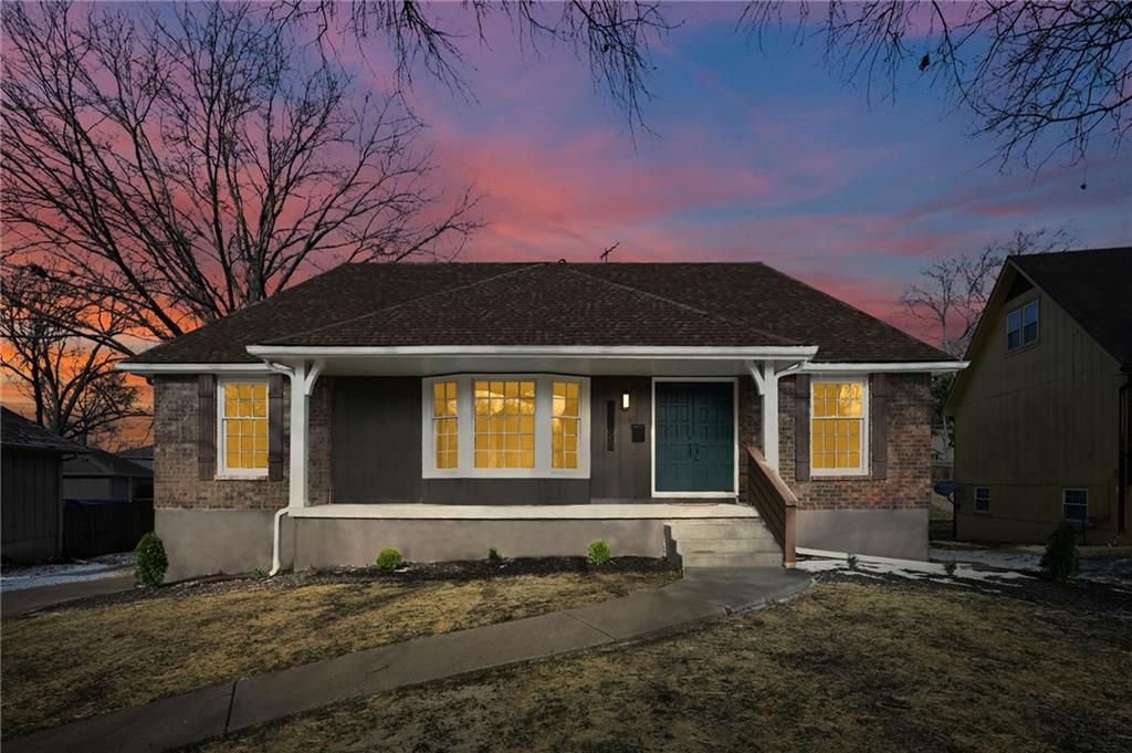 Photo of 11028 Cypress Avenue, Kansas City, MO 64137 (MLS # 2608110)