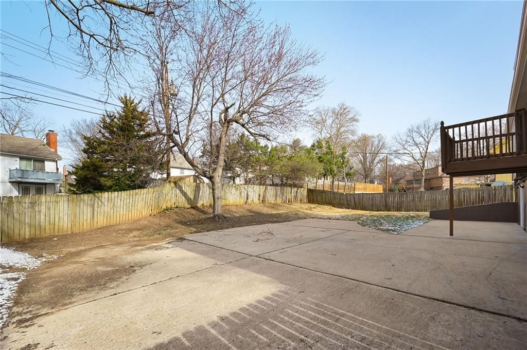 Photo of 11028 Cypress Avenue, Kansas City, MO 64137 (MLS # 2608110)
