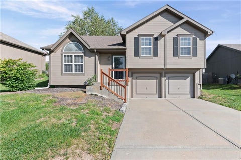 Photo of 9100 NE 116th Terrace, Kansas City, MO 64157 (MLS # 2644132)