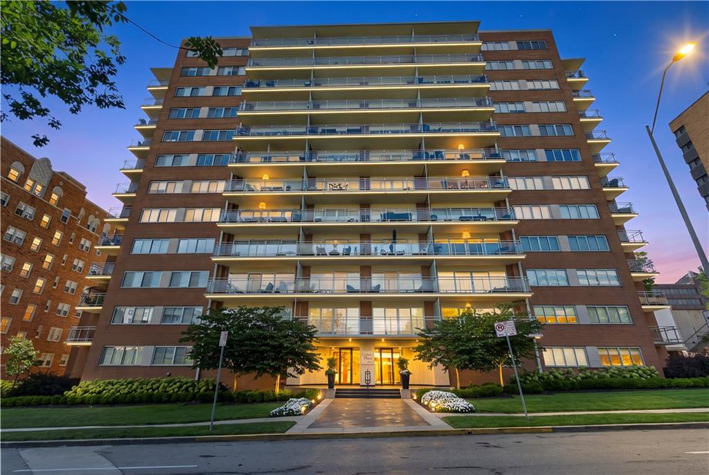 4740 Roanoke Parkway 402