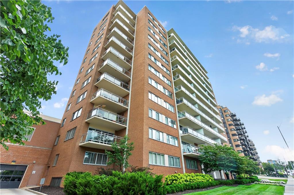 4740 Roanoke Parkway 402