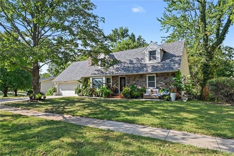 Photo of 2905 Rimrock Drive, Lawrence, KS 66047 (MLS # 2640252)