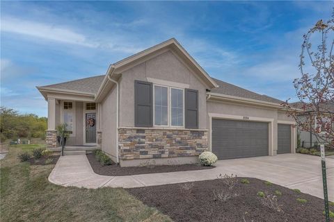 Photo of 12501 W 138th Place, Overland Park, KS 66221 (MLS # 2567899) Photo of 12501 W 138th Place, Overland Park, KS 66221 (MLS # 2567899)