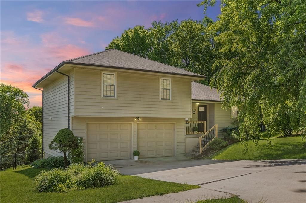 Photo of 631 Cosby Street, Liberty, MO 64068 (MLS # 2608562)