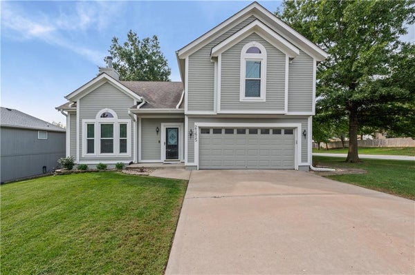 21415 W 52ND ST, SHAWNEE, KS 66218 - Image b7cdf38b93b8c56e730dbc62fbfb8ddb/3065558945