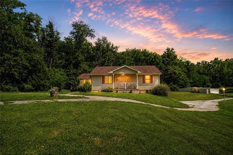 Photo of 920 Gilead Rupe Road, Lexington, MO 64067 (MLS # 2631103)