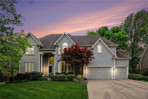 Photo of 12247 W 128th Street, Overland Park, KS 66213 (MLS # 2595996)