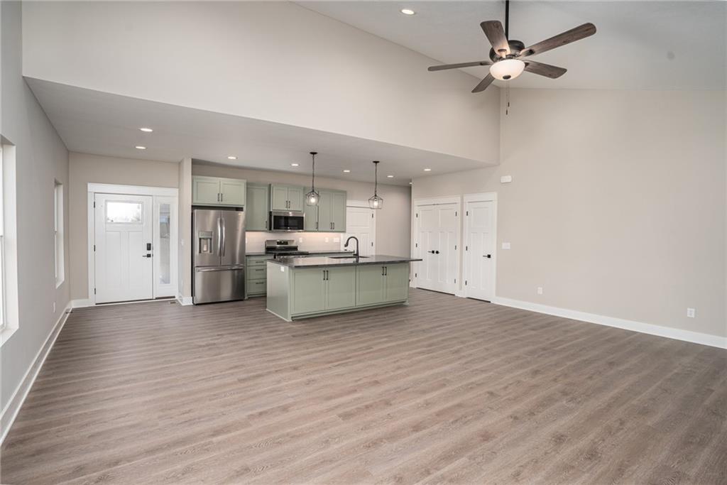 915 Eagle Ridge Drive