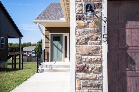 915 Eagle Ridge Drive, Baldwin City, KS 66006 - MLS#: 2594899
